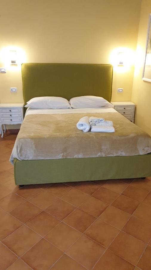 Bed and Breakfast Dimora Del Campo Charming House à Salernes Extérieur photo